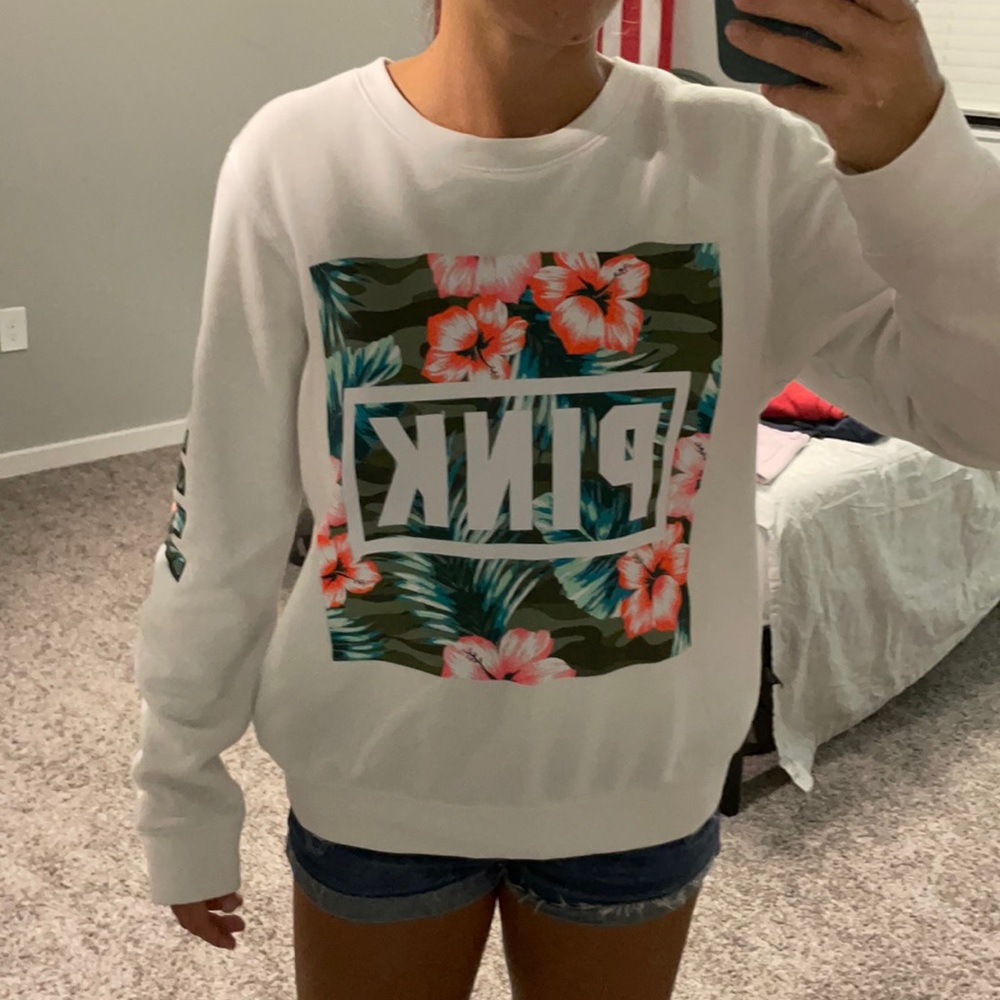 PINK crew pullover